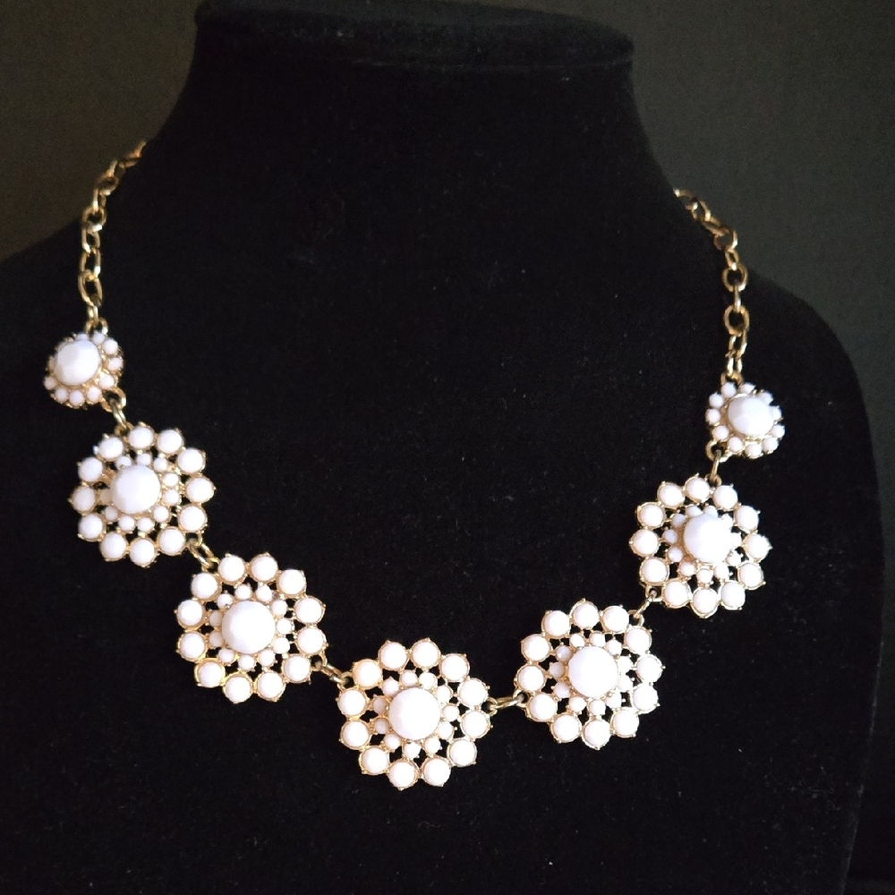 Elegant Vintage Gold and White Faceted Floral Necklace. Perfect!